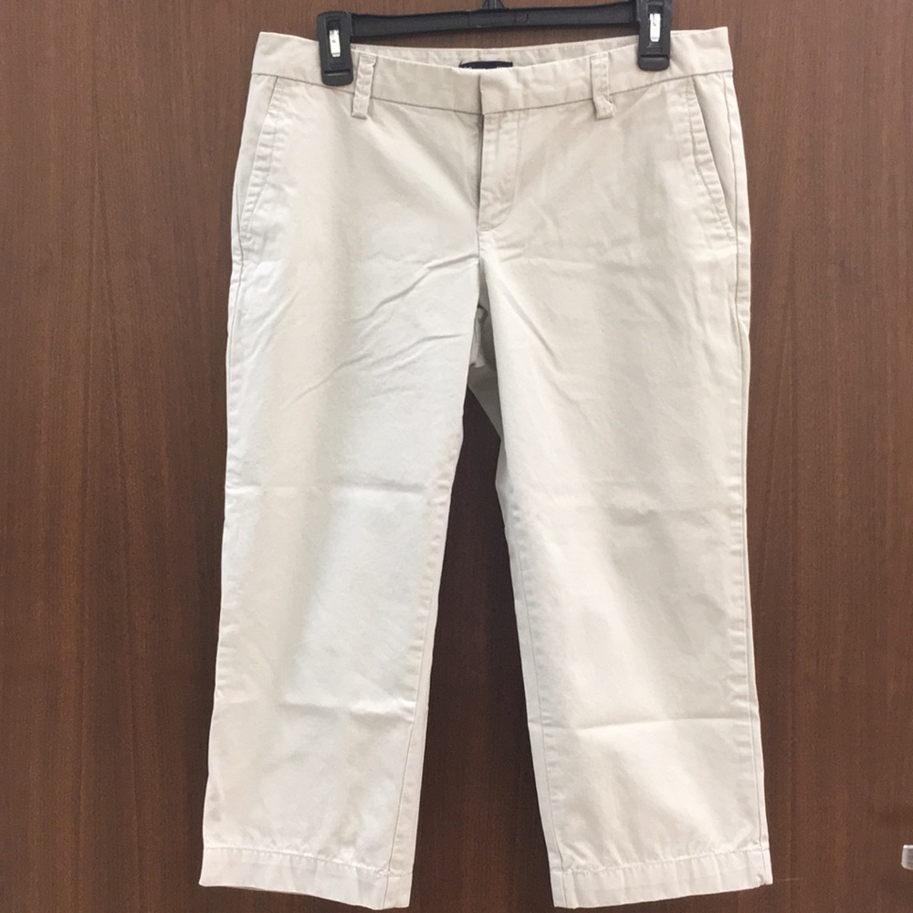 Gap Capri khaki pants